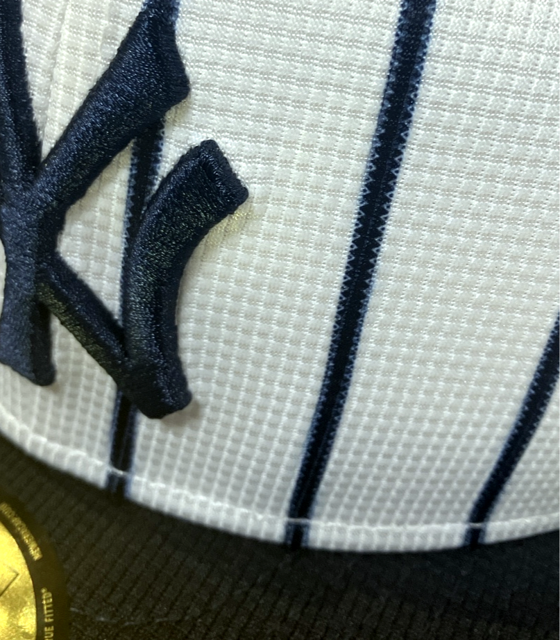 New York Yankees Pinstripe 59FIFTY Fitted Hat – White/Navy Era