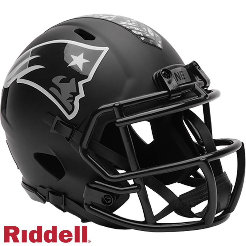 New England Patriots 2026 Salute to Service Riddell Speed Mini Helmet